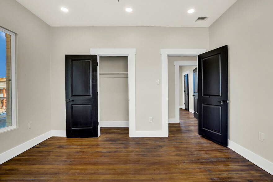 More Photos Of 1710 Montana Ave, El Paso Office For Sale