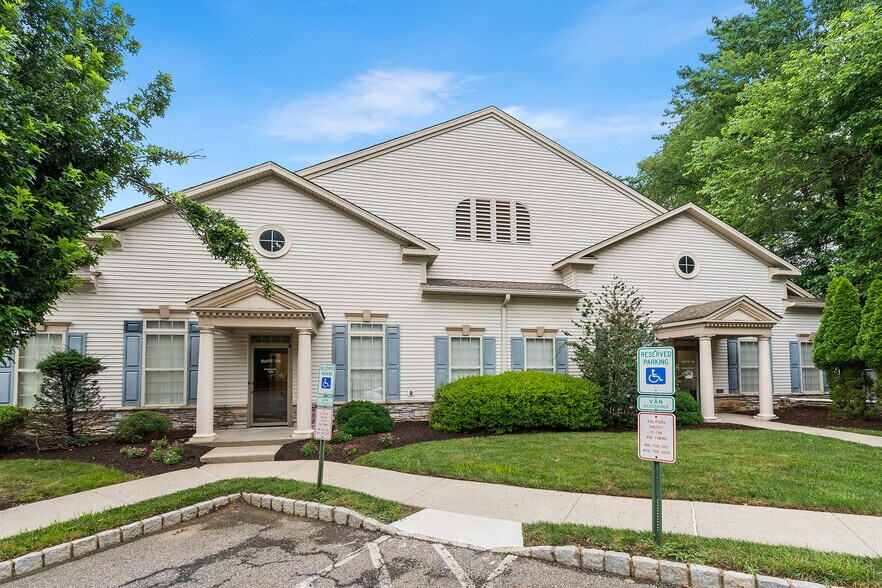 More Photos Of 670 Woodbourne Rd, Langhorne Medical For Sale
