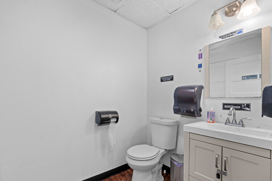 More Photos Of 2810 Tidewater Dr, Norfolk Medical For Sale