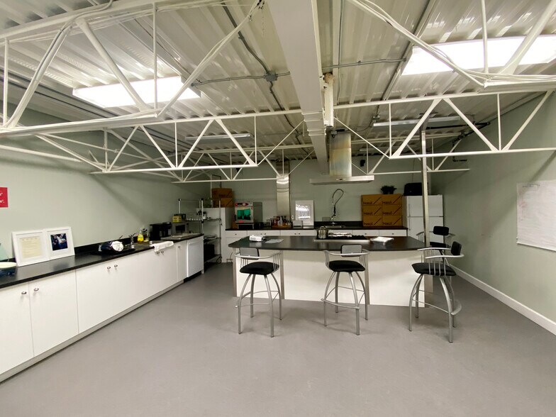 More Photos Of 120 Glacier St, Coquitlam Industrial For Sale