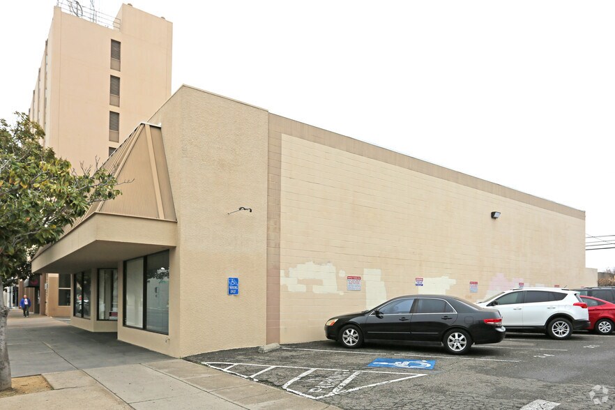 More Photos Of 920 12th St, Modesto Office For Lease