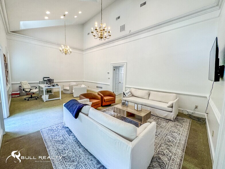 More Photos Of 3007 Piedmont Rd NE, Atlanta Office For Sale