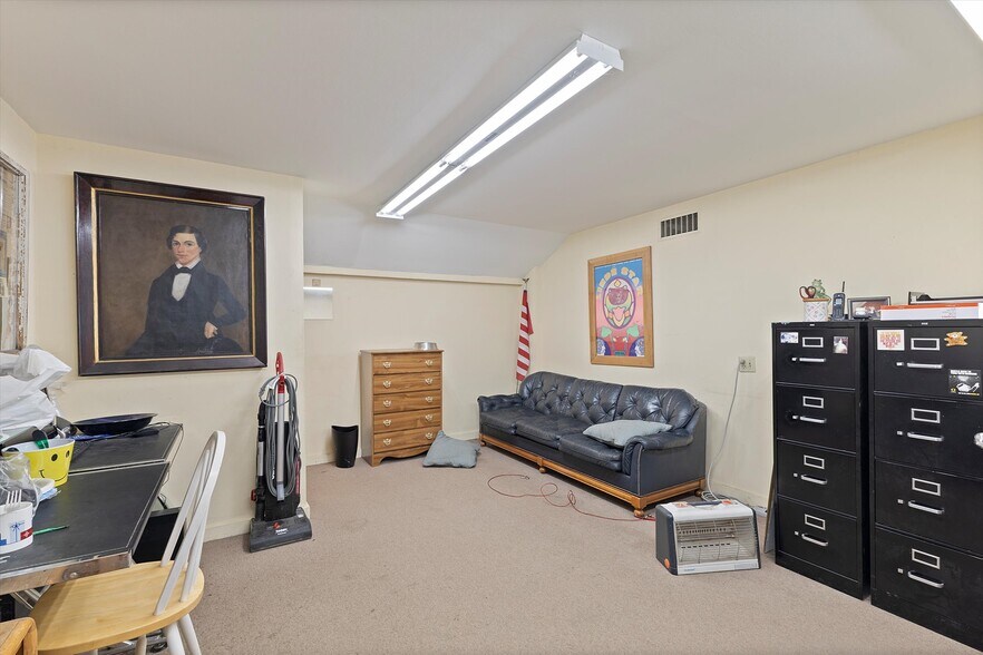 More Photos Of 301 Main Ave, Tillamook General Retail For Sale