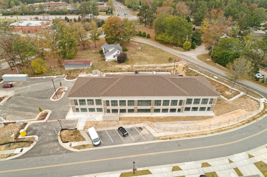 More Photos Of 500 Wayland Grove Ln, Apex Medical For Lease