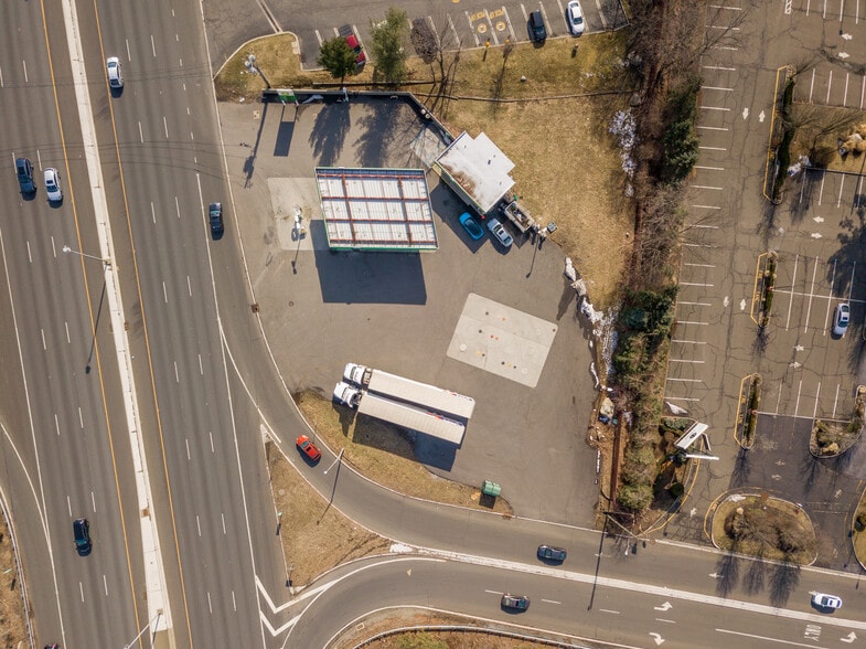 More Photos Of 144 State Route 17, Mahwah Service Station For Sale