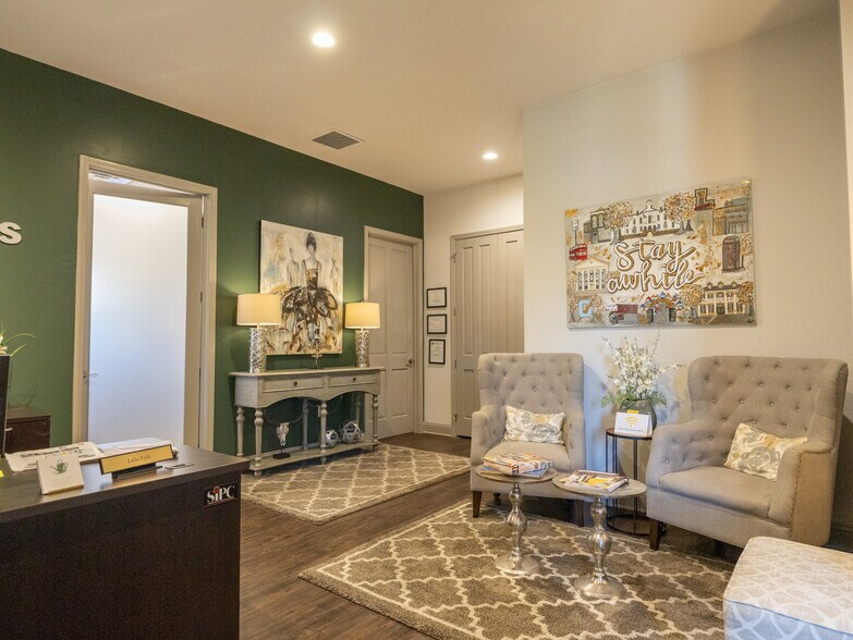 More Photos Of 404 Enterprise Dr, Oxford Medical For Sale
