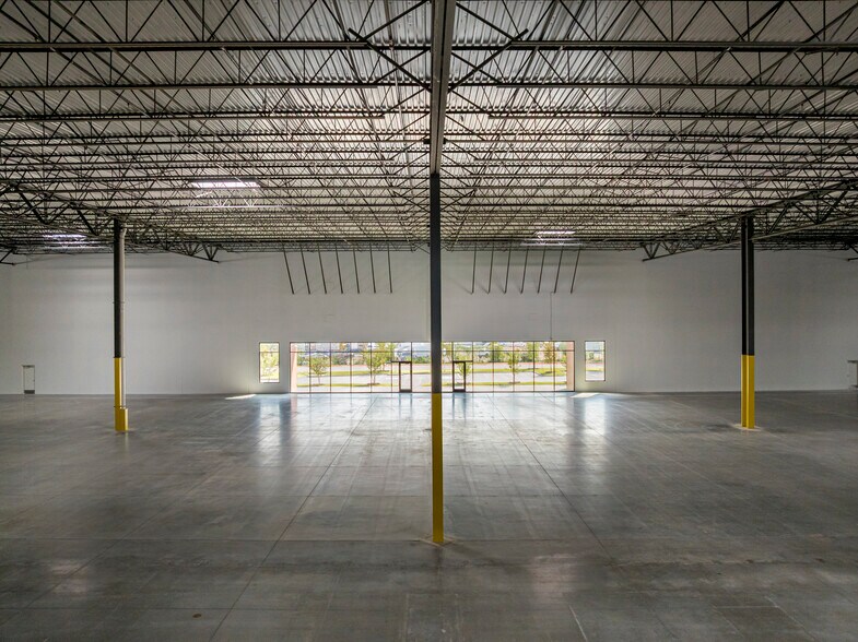 More Photos Of 1107 Conveyor Ln, Dallas Unknown For Lease