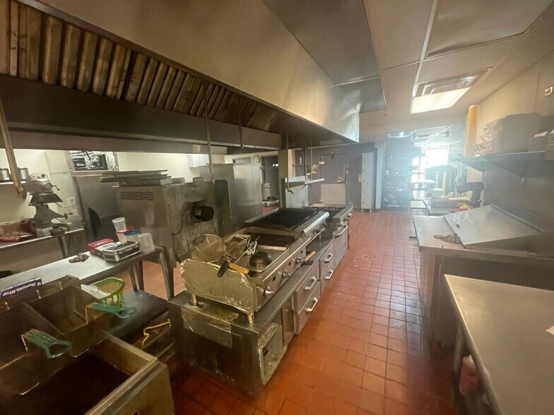 More Photos Of 1700 US-280, Phenix City Hotel For Sale