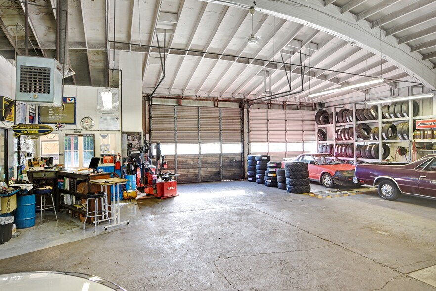 More Photos Of 1576 Petaluma Hill Rd, Santa Rosa Auto Repair For Sale