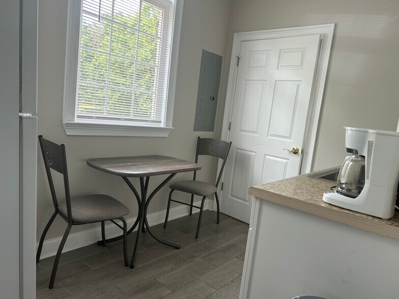 More Photos Of 37 Calumet Pky, Newnan Office For Lease