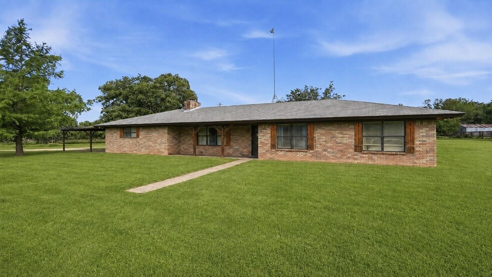 More Photos Of 632 County Road 340A, Milano Land For Sale