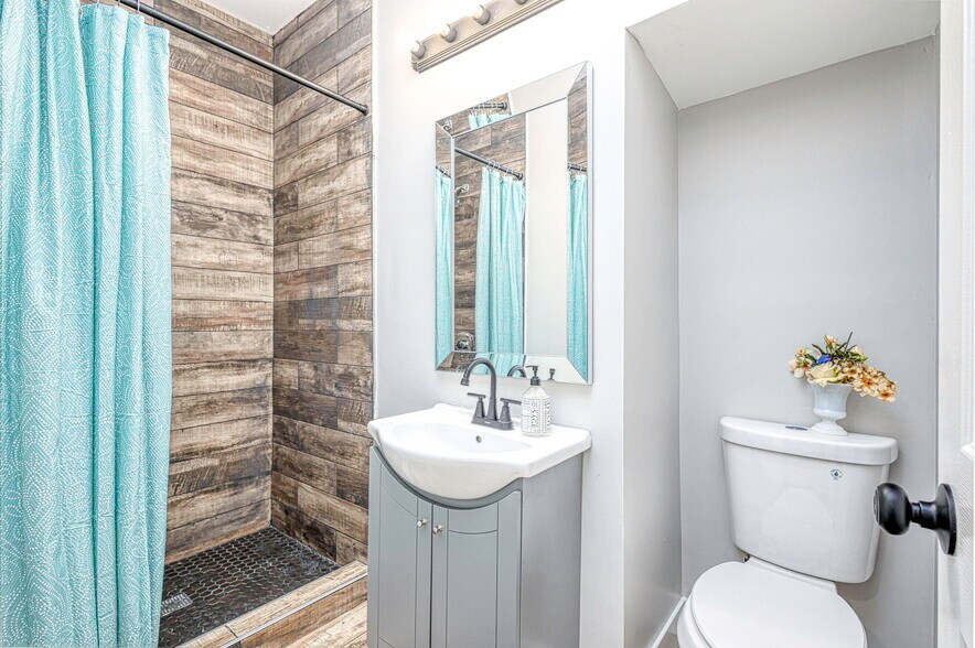 More Photos Of 2665 Columbus St, Detroit Apartments For Sale
