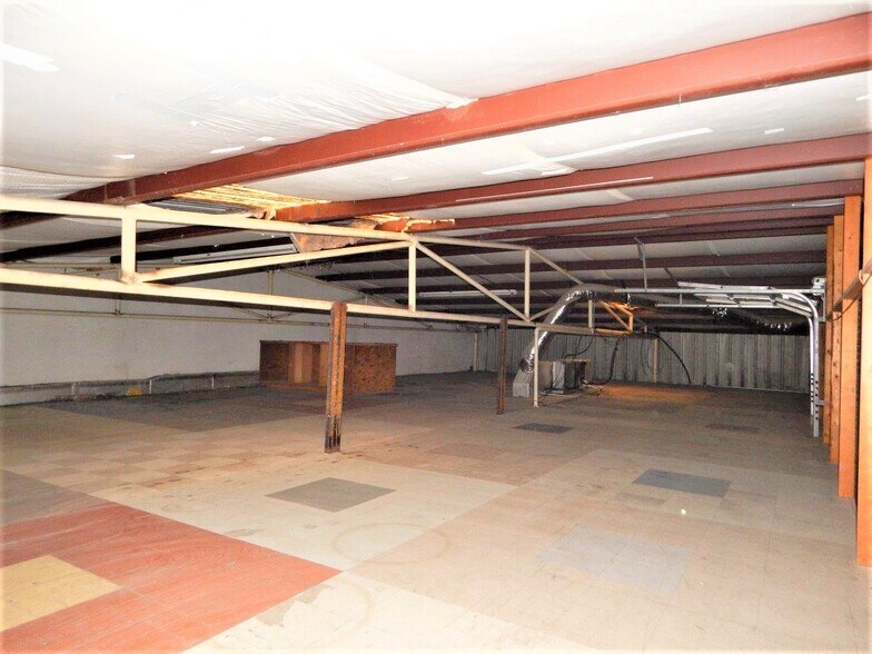 More Photos Of 3700 N Stewart Rd, Mission Warehouse For Lease