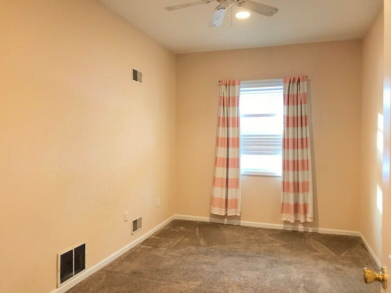 More Photos Of 10 Burnside Ave, Congers Apartments For Sale