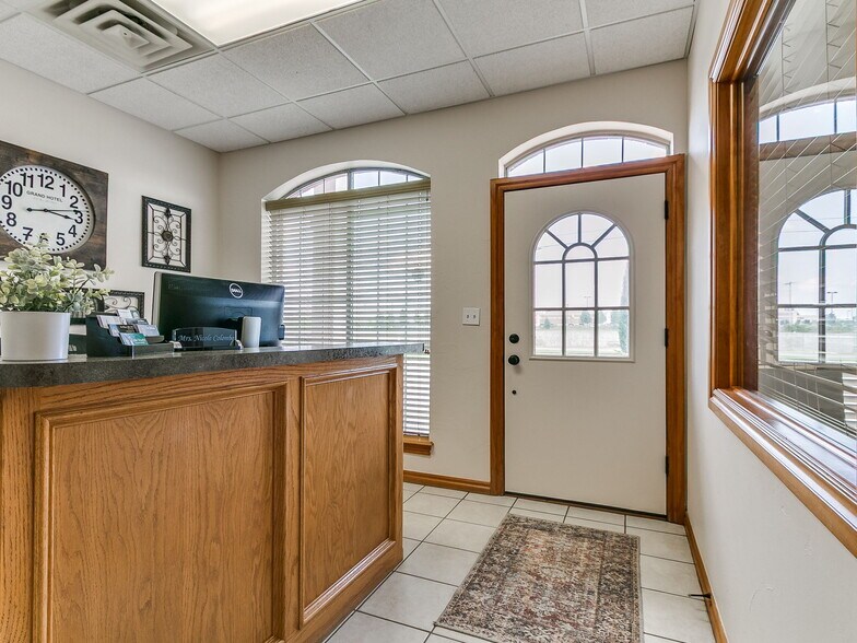 More Photos Of 2326-2350 N Interstate Dr, Norman Office For Sale