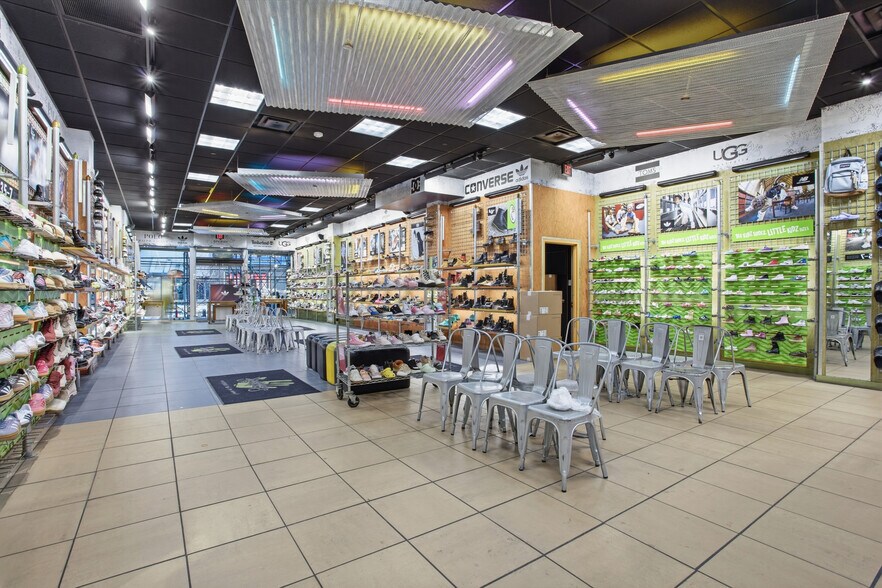 More Photos Of 452 Fulton St, Brooklyn Office For Lease