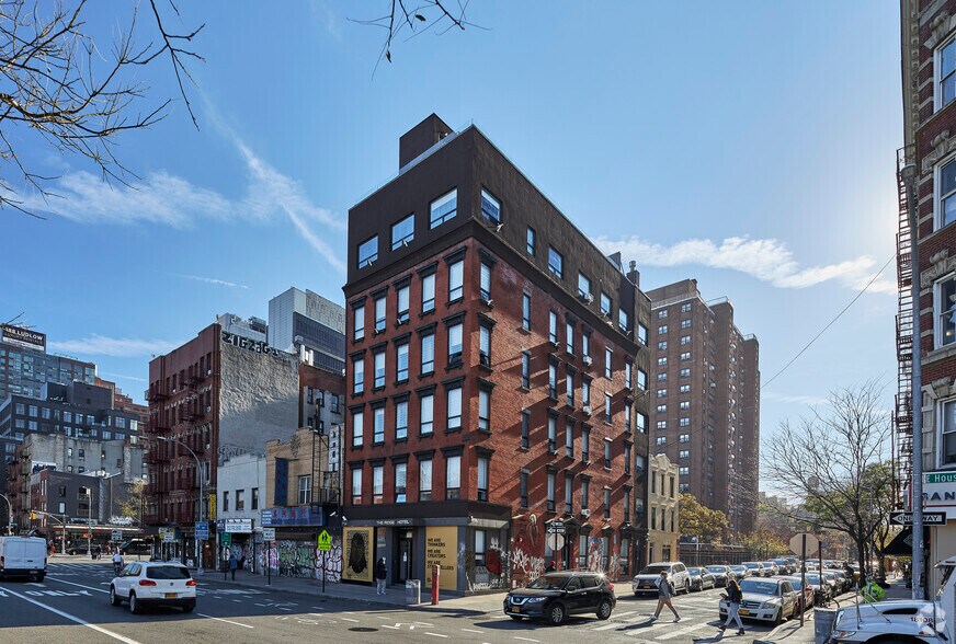 Primary Photo Of 151 E Houston St, New York Hotel For Lease