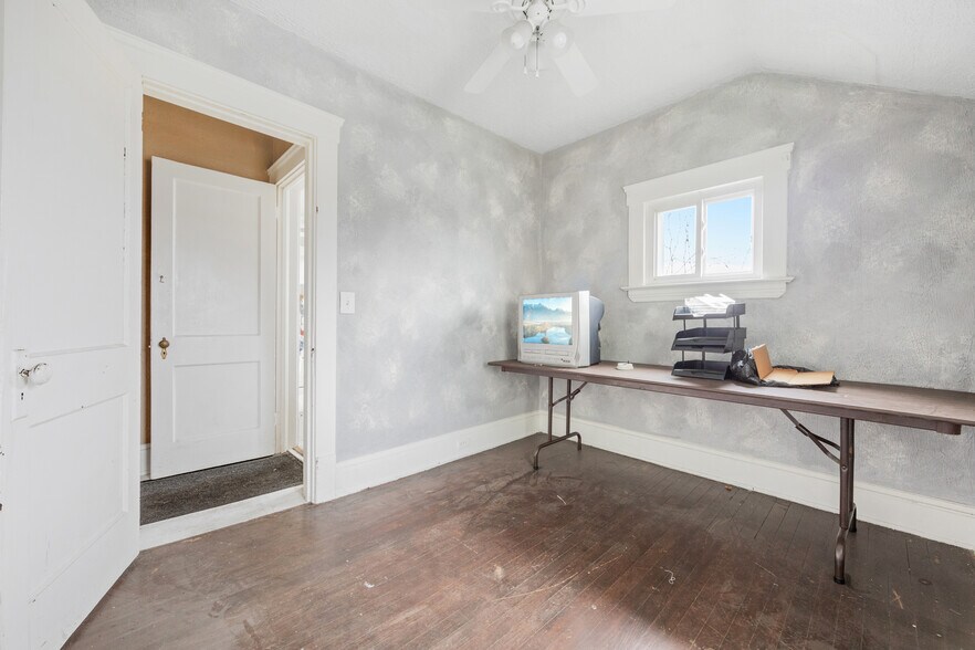 More Photos Of 5543 State Rd, Parma Freestanding For Sale