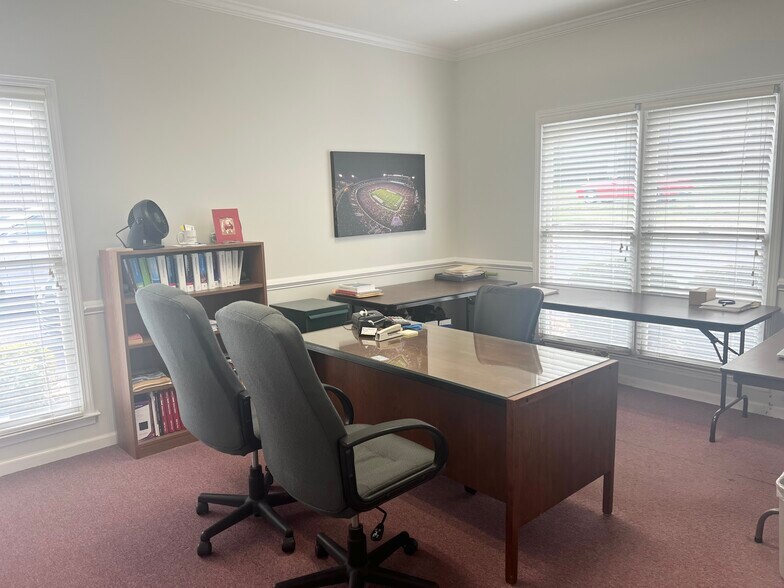 More Photos Of 1053 S Batesville Rd, Greer Office For Lease