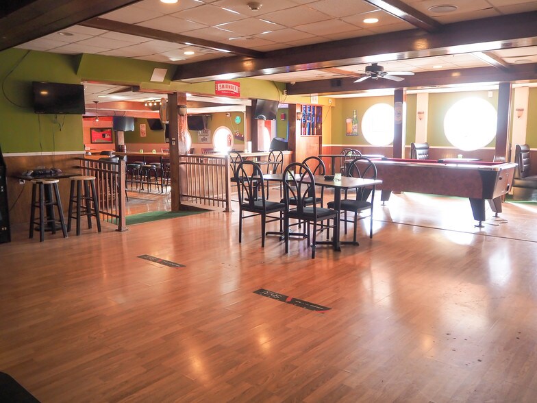 More Photos Of 1 Wall St, Cromwell Restaurant For Sale