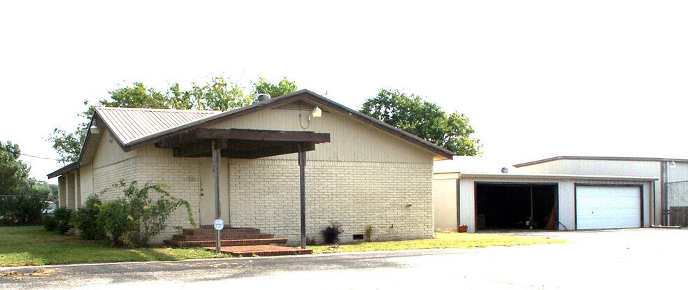 More Photos Of 9513 Brown Ln, Austin Warehouse For Sale