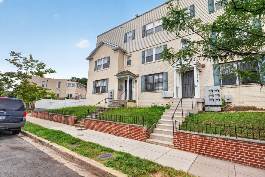More Photos Of 1271-1275 Meigs Pl NE, Washington Apartments For Sale