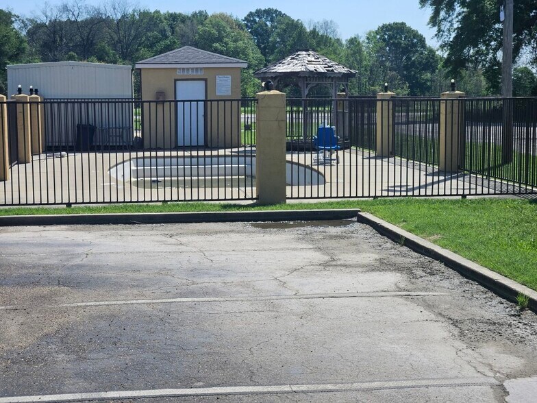 More Photos Of 143 Highway 65 S, Tallulah Hospitality For Sale