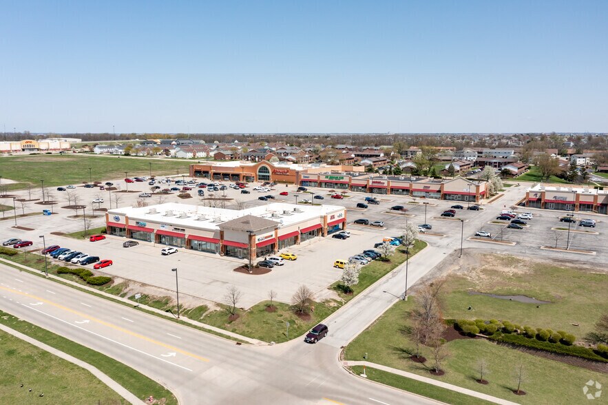 Primary Photo Of 1720 Bradford Ln, Normal Unknown For Lease