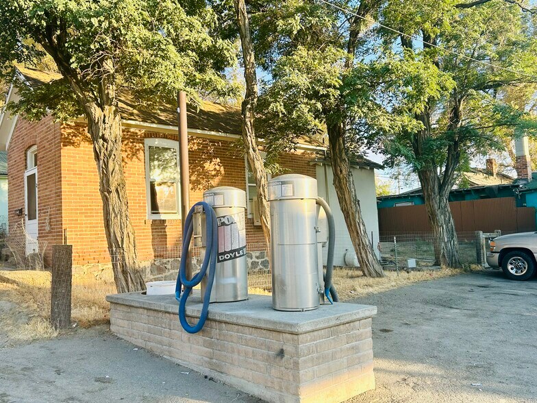 More Photos Of 547 W 4th St, Winnemucca Storefront Retail Residential For Sale