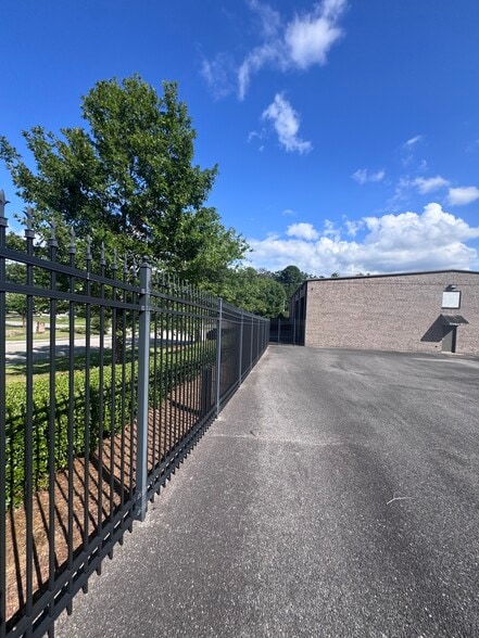 More Photos Of 2355 US Highway 78, Leeds Warehouse For Lease