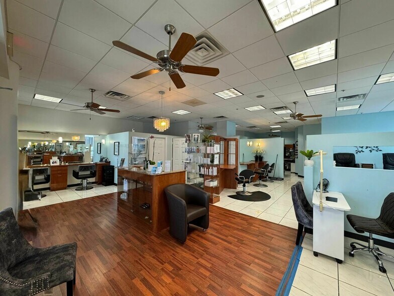 More Photos Of 1227-1239 N Gulfstream Ave, Sarasota Apartments For Lease