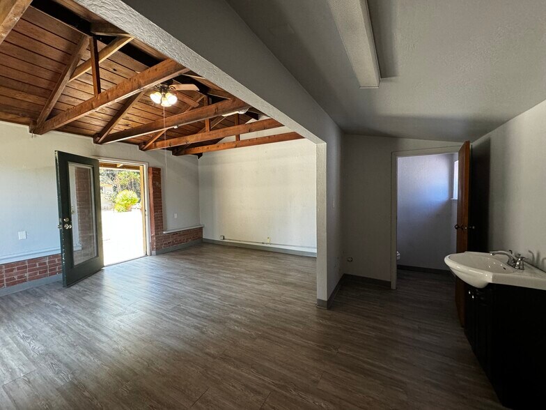 More Photos Of 16632 Highway 116, Guerneville Restaurant For Lease