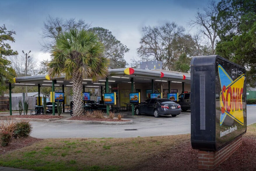 More Photos Of 1461 Spring Hill Ave, Mobile Fast Food For Sale