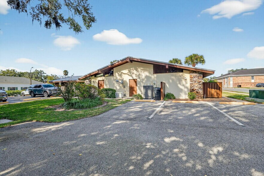 More Photos Of 1029 W Magnolia St, Leesburg Office For Sale