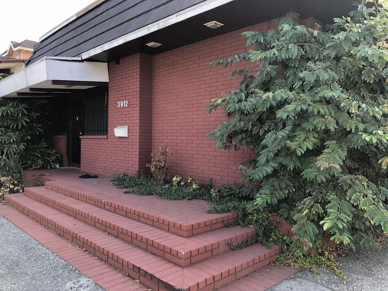 More Photos Of 3912 Eagle Rock Blvd, Los Angeles Office For Lease