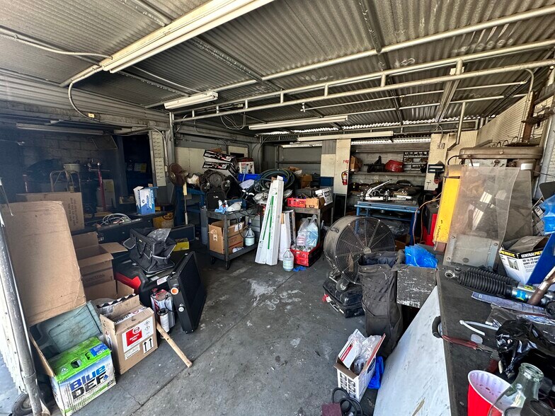 More Photos Of 705 W Commonwealth Ave, Fullerton Auto Repair For Lease