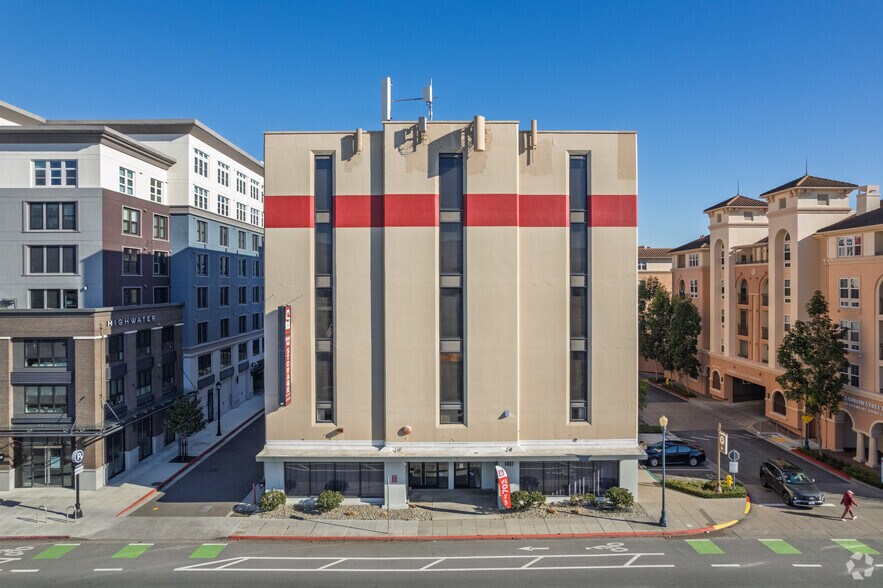 More Photos Of 1451 El Camino Real, Redwood City Self Storage For Lease