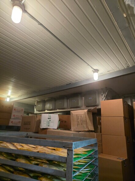 More Photos Of 534 Stanford, Los Angeles Warehouse For Sale