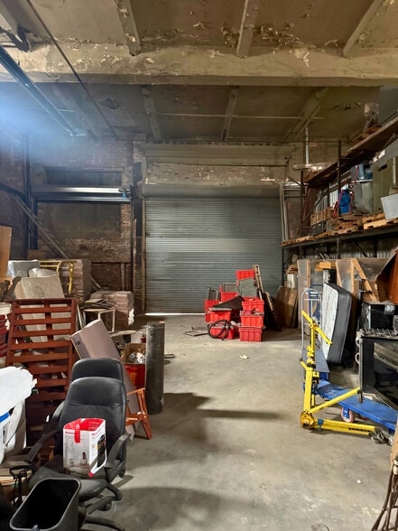 More Photos Of 830 Union Ave, Bronx Warehouse For Lease
