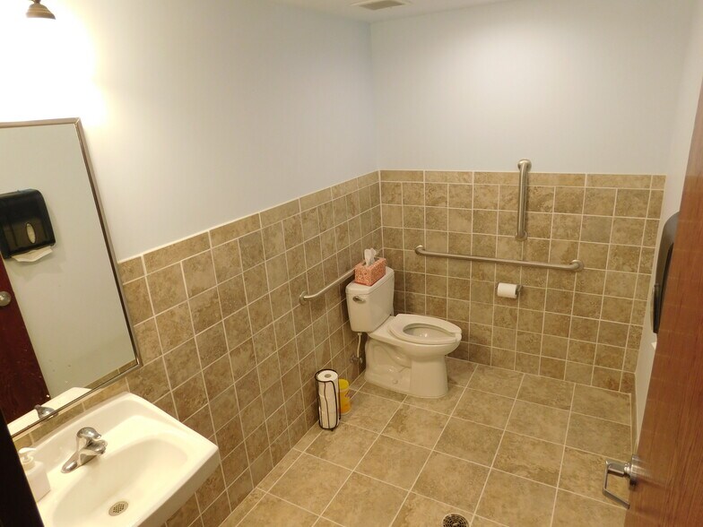 More Photos Of 3584 W 9000 S, West Jordan Medical For Lease