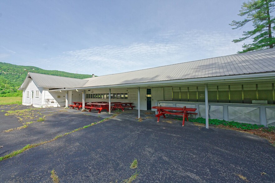 More Photos Of 111 Picard Rd, Voorheesville Restaurant For Lease