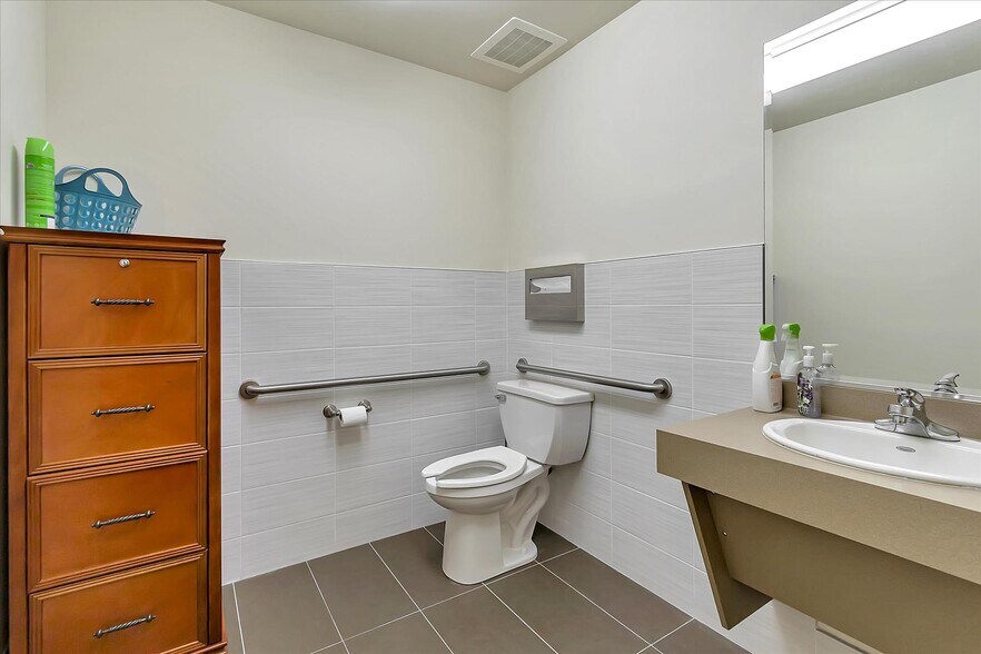 More Photos Of 1298 Kifer Rd, Sunnyvale Medical For Lease