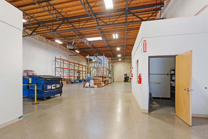 More Photos Of 5900 NE 88th St, Vancouver Distribution For Lease