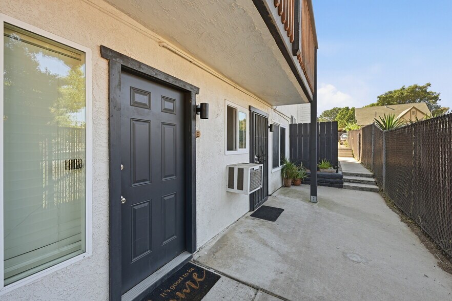 More Photos Of 329 N Pico Ave, Fallbrook Apartments For Sale