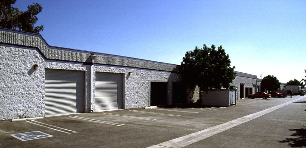 More Photos Of 7647 Hayvenhurst Ave, Van Nuys Warehouse For Lease