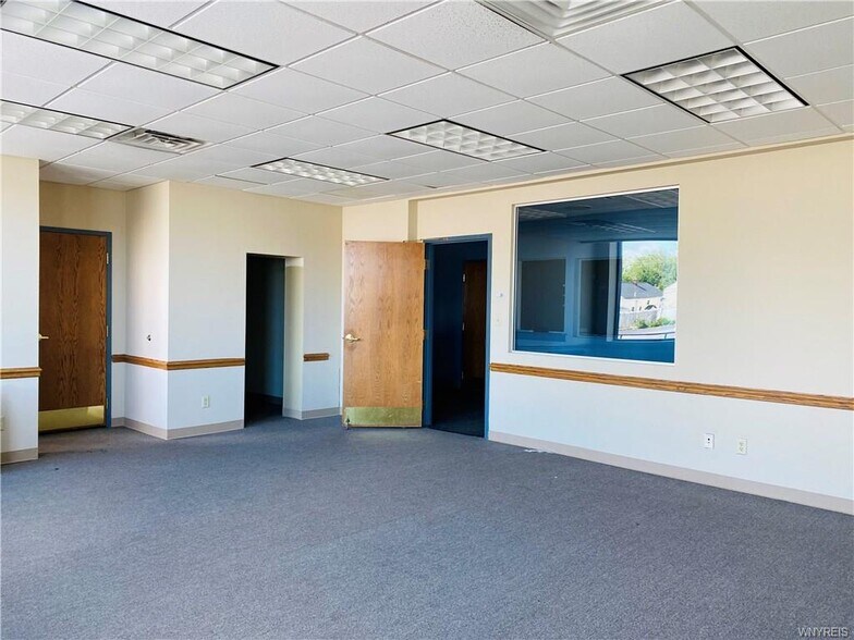 More Photos Of 1212 Abbott Rd, Buffalo Auto Dealership For Lease