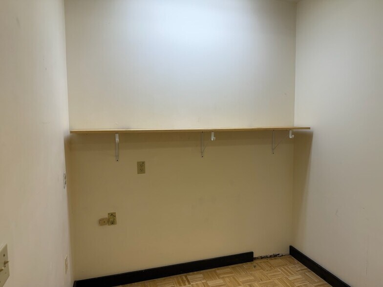 More Photos Of 131 Main St, Hatfield Loft Creative Space For Lease