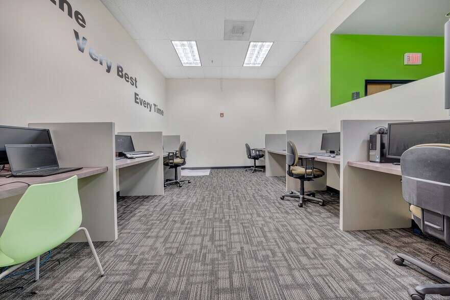 More Photos Of 2000 Virginia Ave, Collinsville Office For Lease