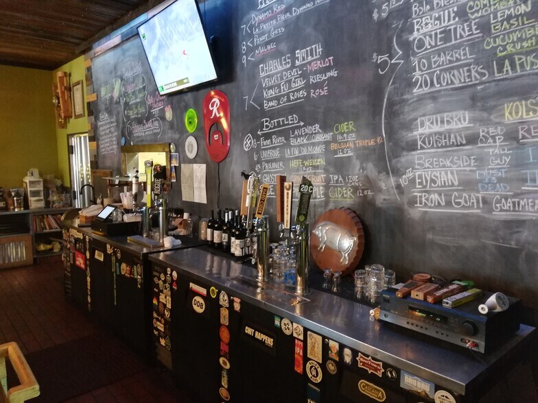 More Photos Of 633 E 1st St, Port Angeles General Retail For Sale