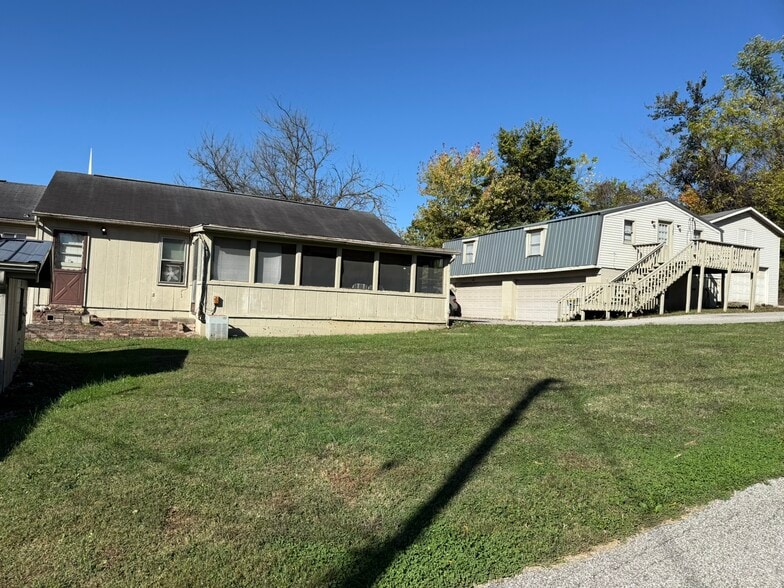Primary Photo Of 1016 W Country Club Dr, Bloomington Multifamily For Sale